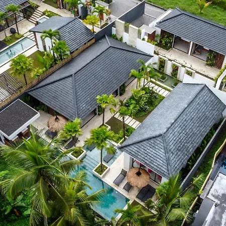Villa Vertical Garden
